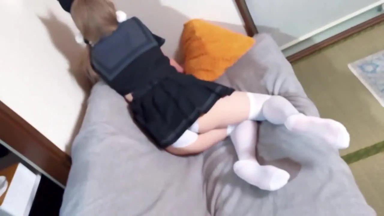 Ji Jiaolian: Qiqi in White Silk Stockings JK Uniform